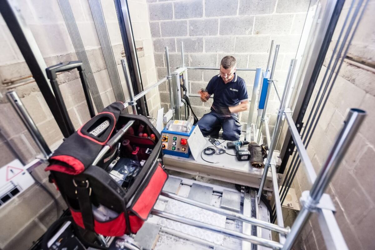 What Should Property Managers Expect From Lift Repair and Maintenance Reports?